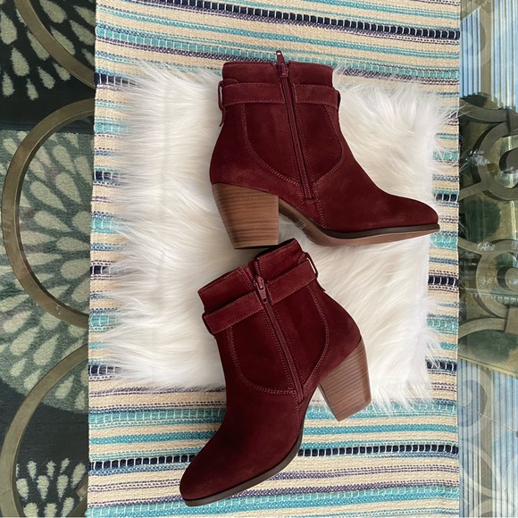 New without box Diba sleek booties burgundy suede ankle boots - Picture 5 of 15